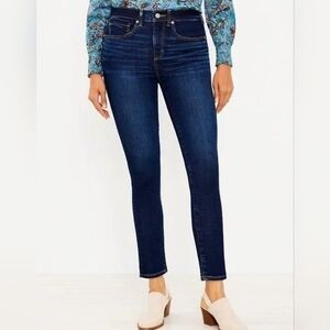 #1683 Ann Taylor Loft Blue Curvy Skinny Jeans Dark Indigo Sz. 8